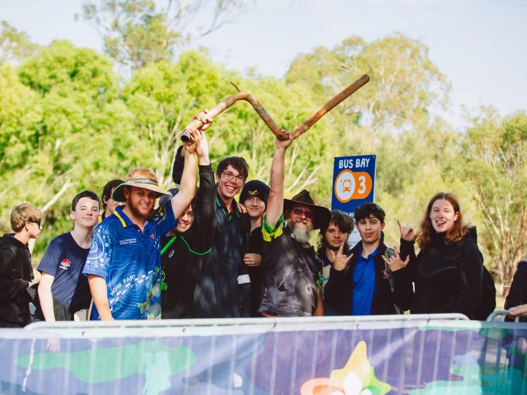 Vents and Rovers returning from Motorsport_002